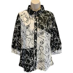NWT adore relaxed fit (OS) S black white contrast geometric button up teacher